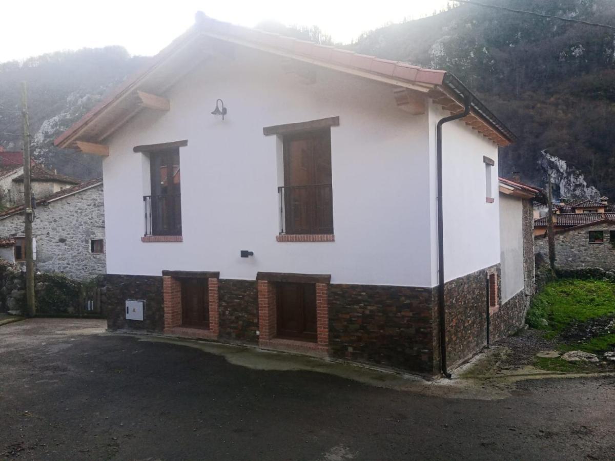 Casa Rural Güilones, Parque Natural de Ponga Sobrefoz Exterior foto